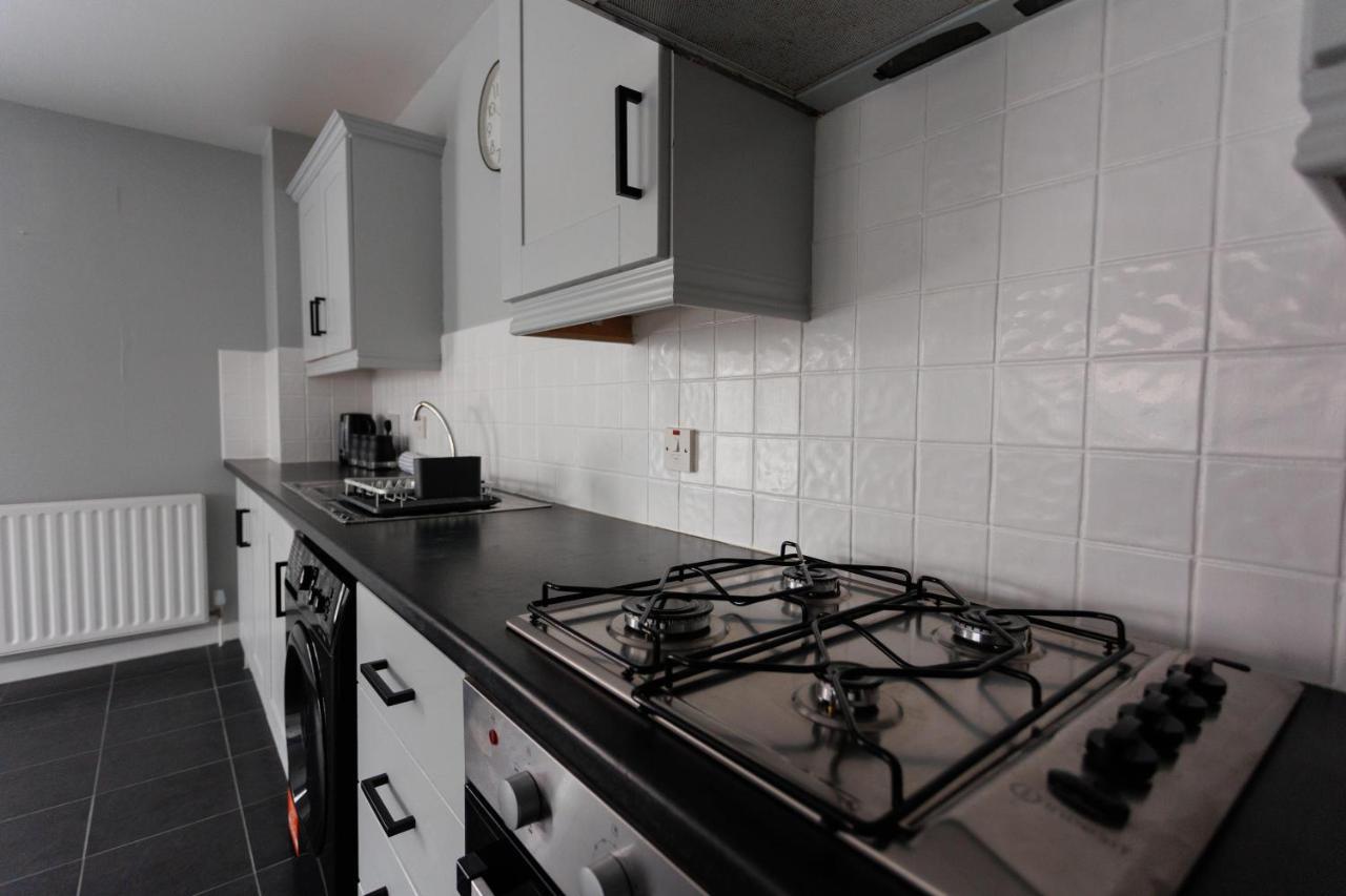 2 Bedroom Ground Floor Apartment 벨파스트 외부 사진