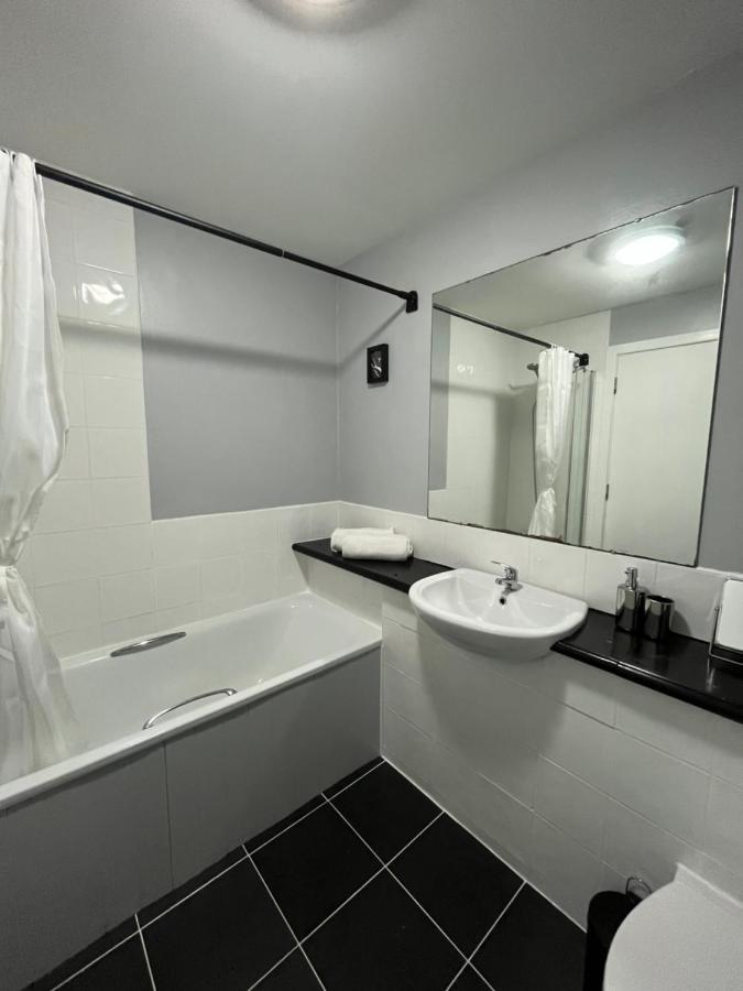 2 Bedroom Ground Floor Apartment 벨파스트 외부 사진