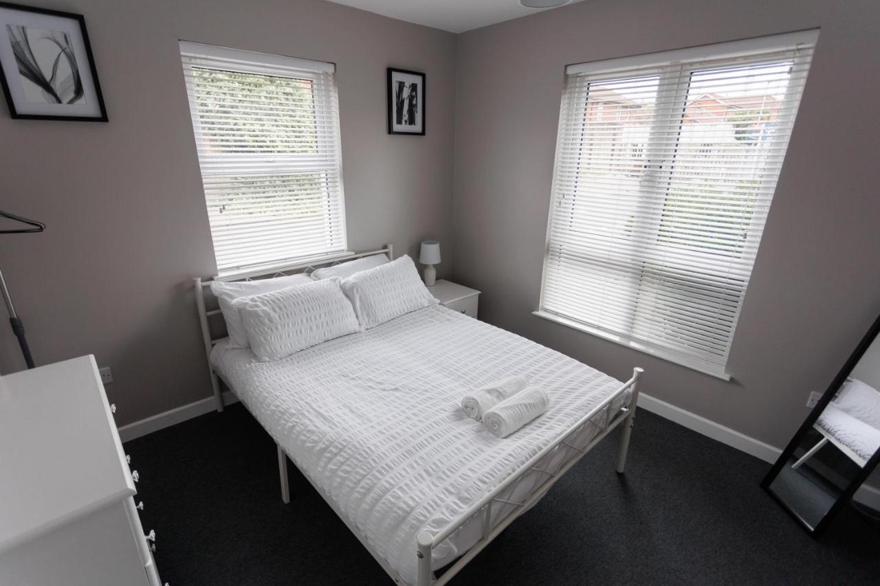 2 Bedroom Ground Floor Apartment 벨파스트 외부 사진