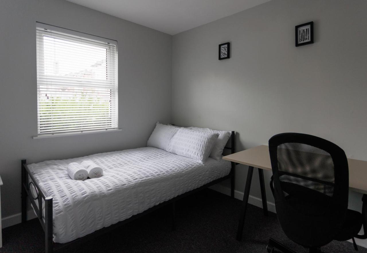 2 Bedroom Ground Floor Apartment 벨파스트 외부 사진