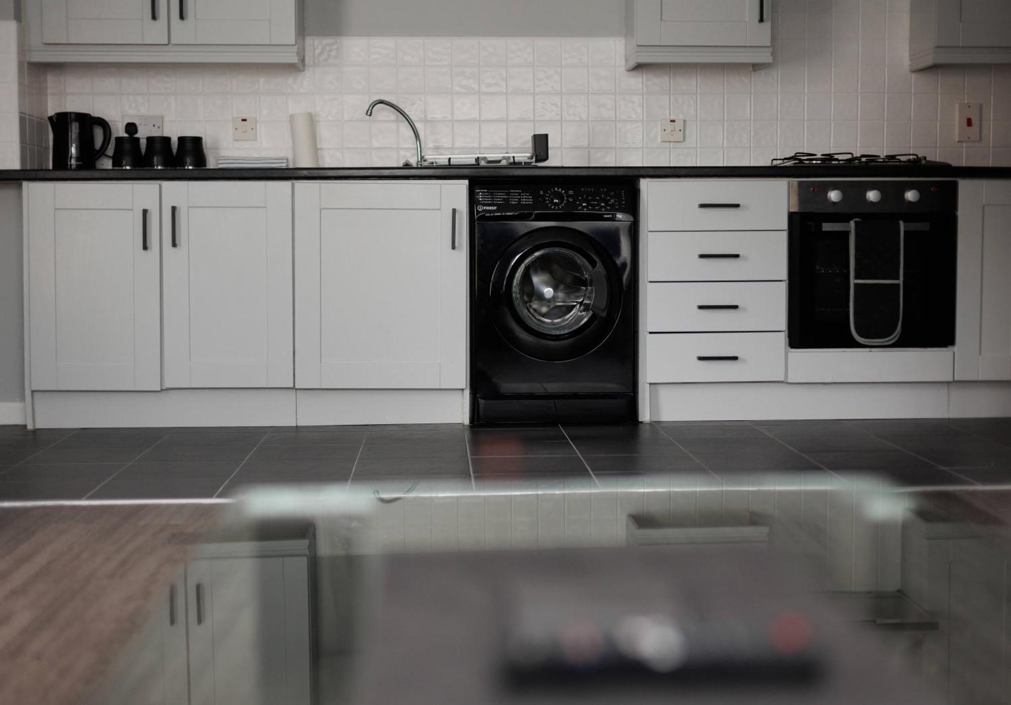 2 Bedroom Ground Floor Apartment 벨파스트 외부 사진