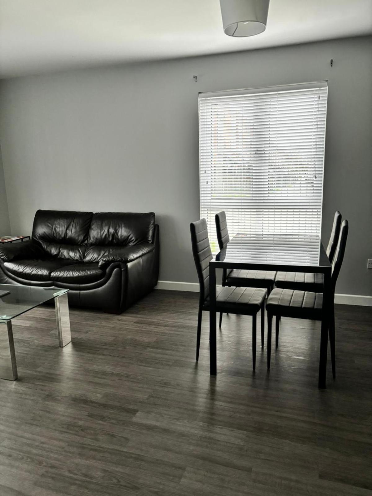 2 Bedroom Ground Floor Apartment 벨파스트 외부 사진