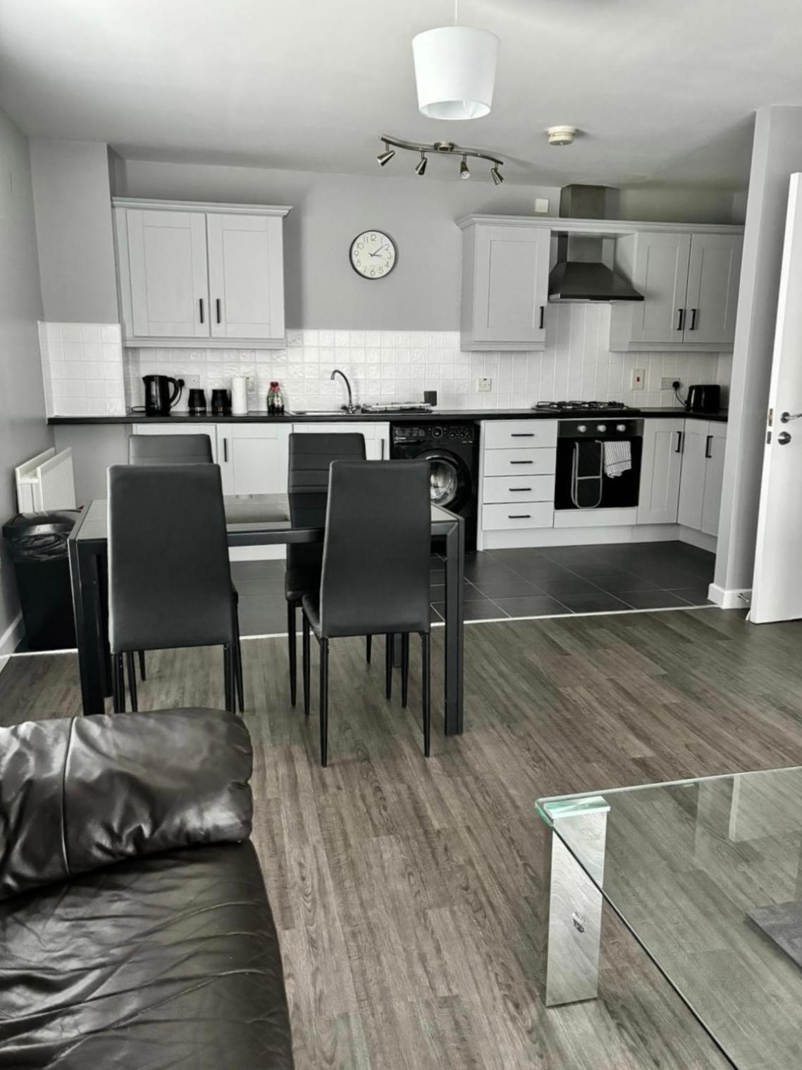2 Bedroom Ground Floor Apartment 벨파스트 외부 사진