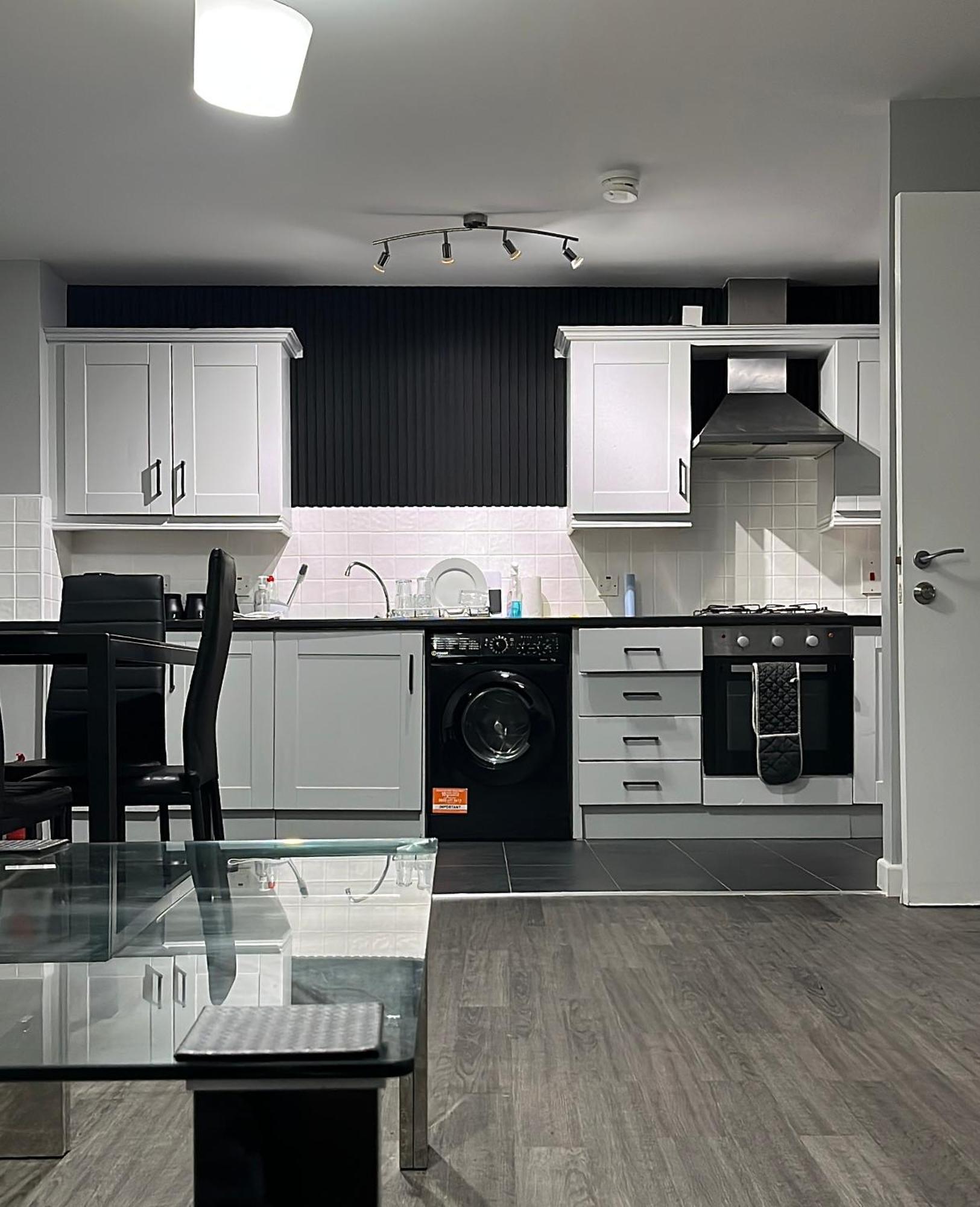 2 Bedroom Ground Floor Apartment 벨파스트 외부 사진